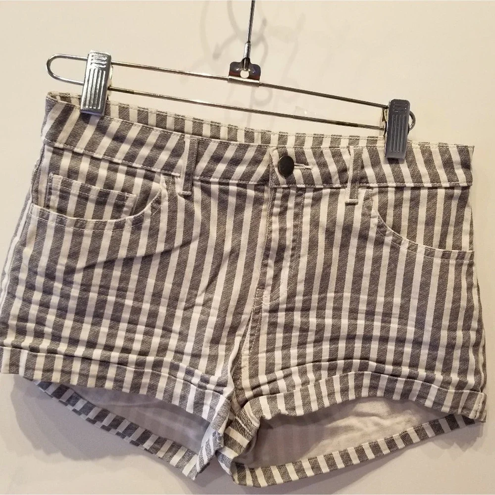 H&M‎ White & Blue High Waisted Striped Shorts Size 4